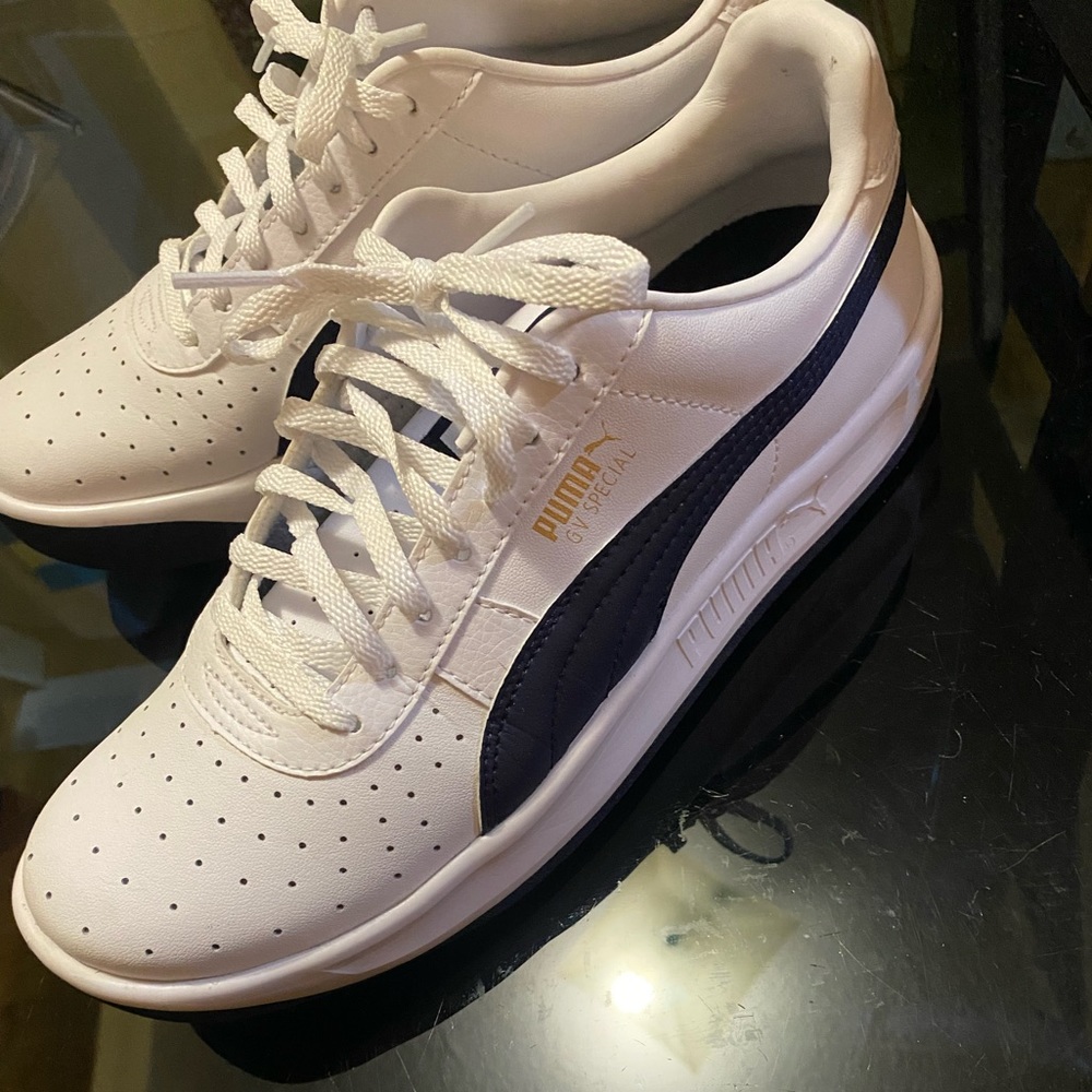 Women’s Puma Sneakers